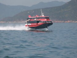 Jetfoil: Pesawat Terbang di Atas Air Laut